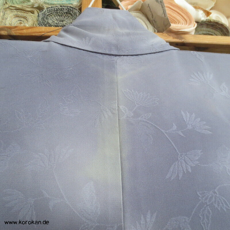 wolkiger Chrysanthemen Webmuster japanischer Iromuji Kimono