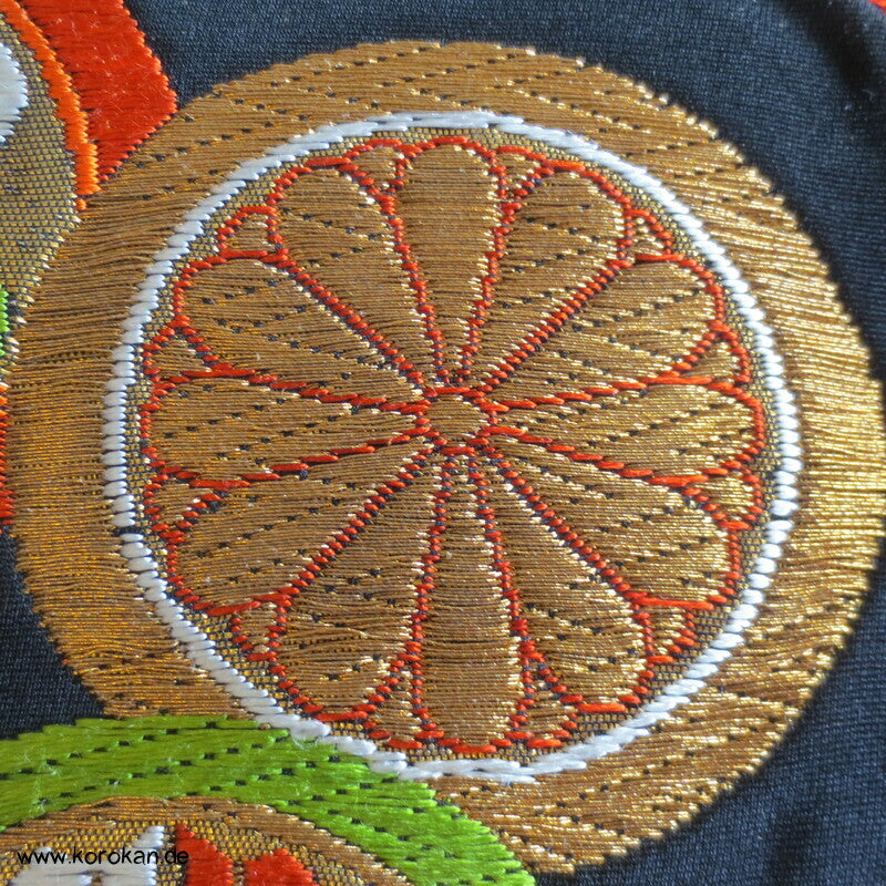 bunte Mon Wappen auf schwarzer Seide Fukuro Obi Seidenbrokat Kimonogürtel