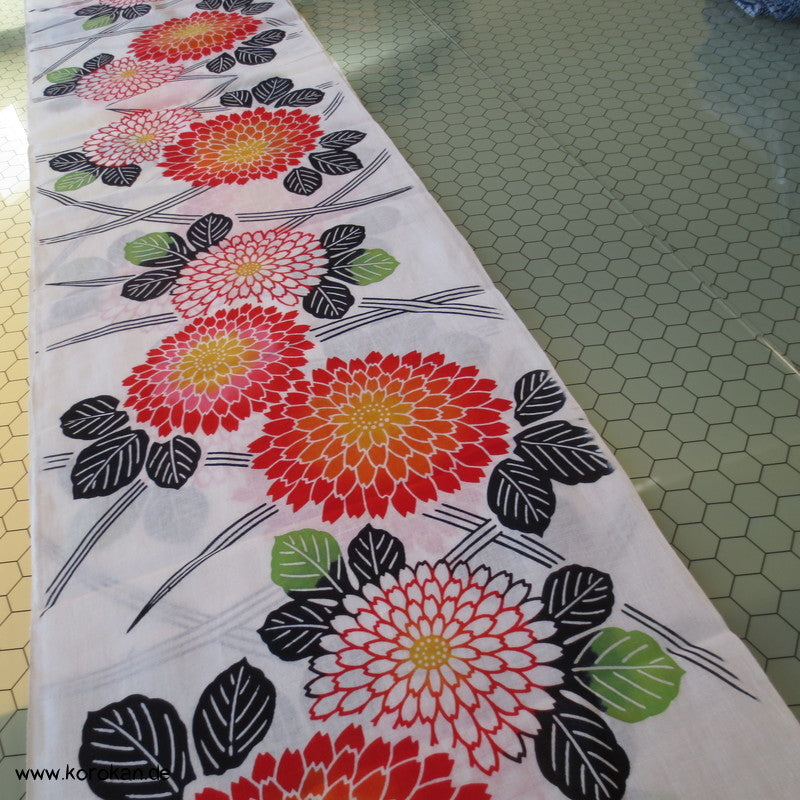 Mangiku Kugelchrysanthemen groß bunt Yukata Kimono Baumwolle