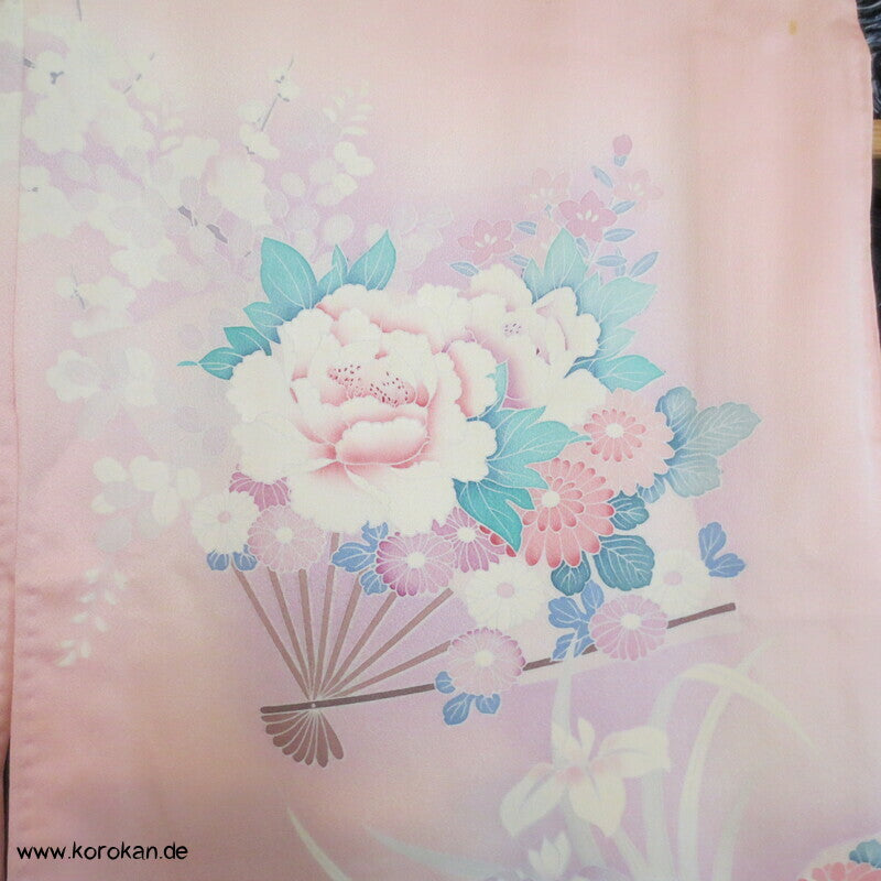 Pfingstrosen auf Fächern in rosa Seide Homongi Kimono