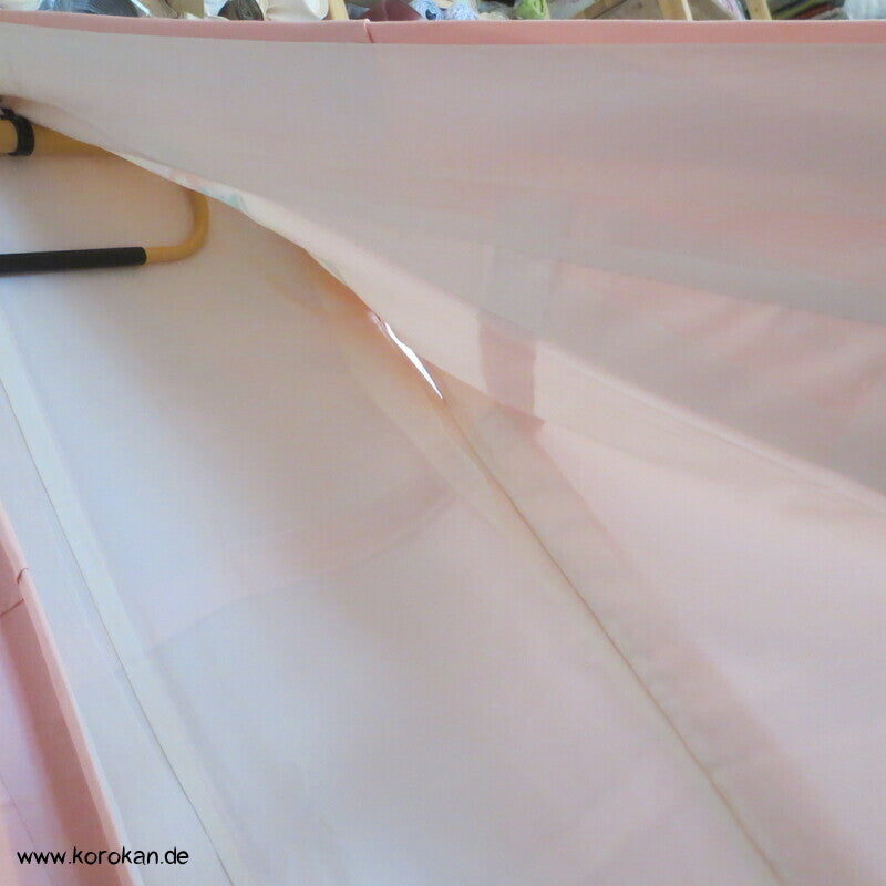 Pfingstrosen auf Fächern in rosa Seide Homongi Kimono