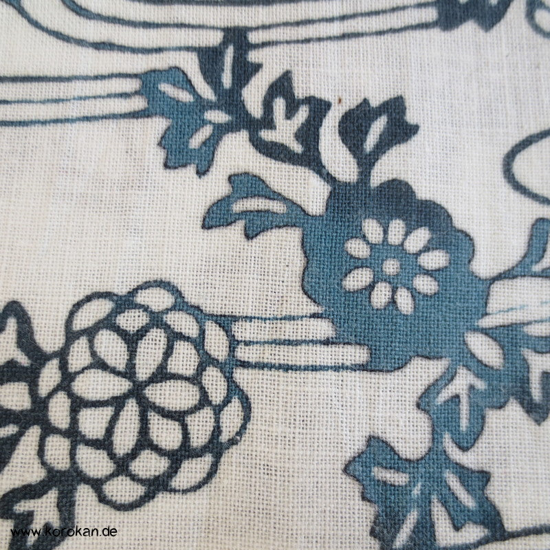 Fluss, Chrysanthemen, Schmetterlinge Yukata Kimono Stoff, weich