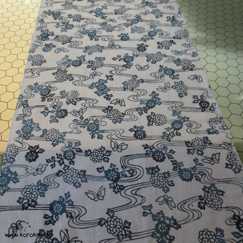 Fluss, Chrysanthemen, Schmetterlinge Yukata Kimono Stoff, weich
