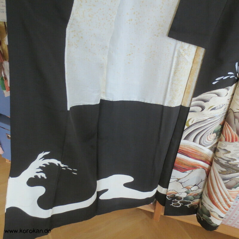 antiker japanischer Seidencrepe Uferwellen und Steine Tomesode Kimono