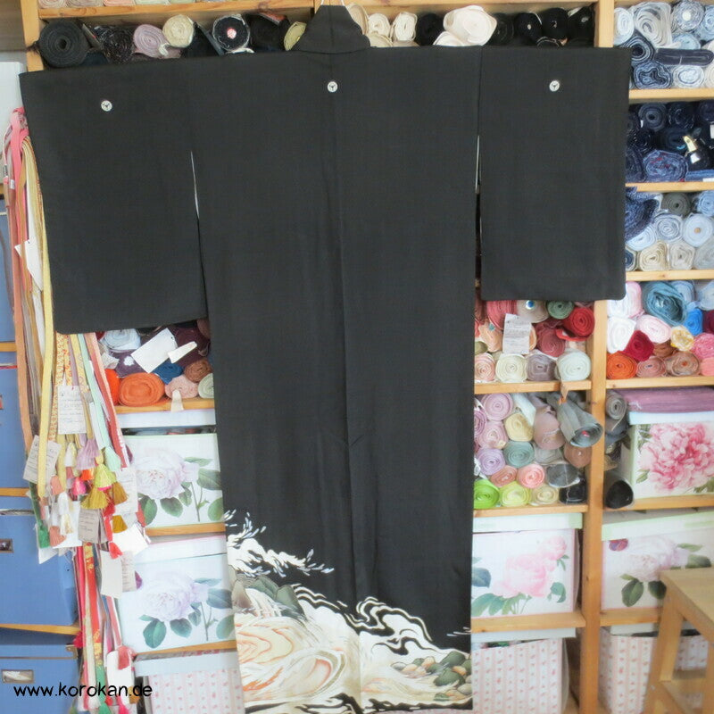antiker japanischer Seidencrepe Uferwellen und Steine Tomesode Kimono