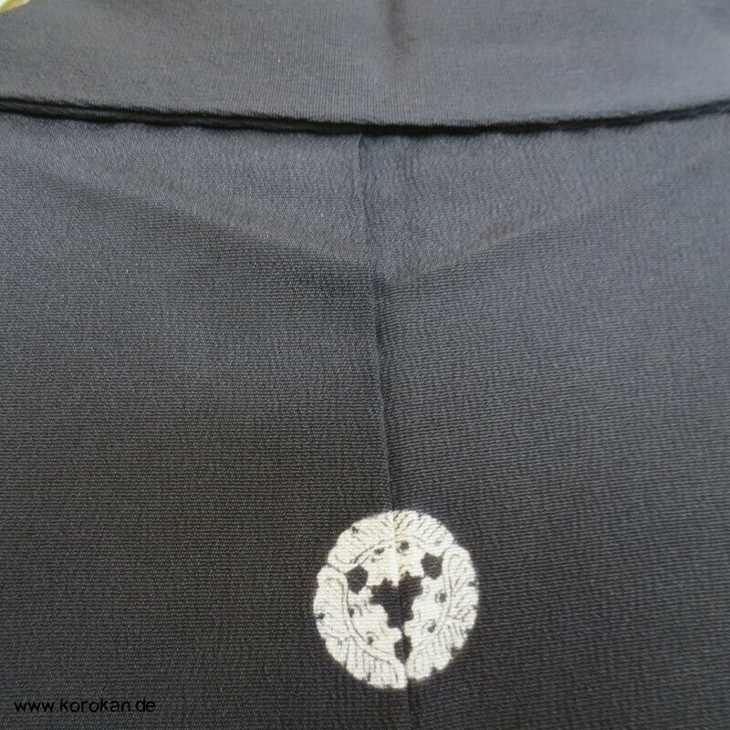 antiker japanischer Seidencrepe Uferwellen und Steine Tomesode Kimono