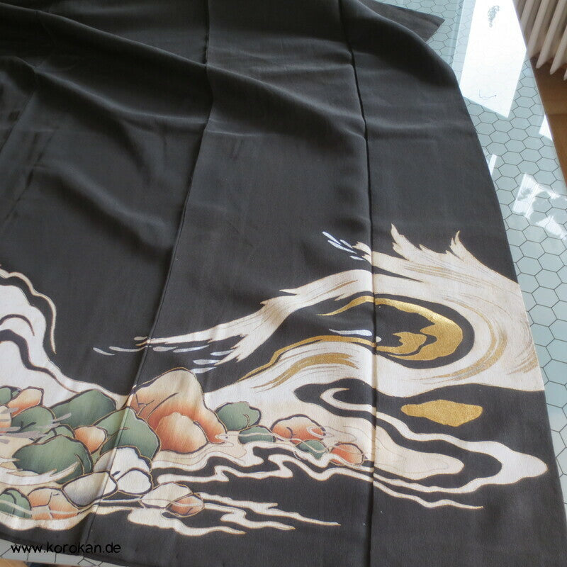 antiker japanischer Seidencrepe Uferwellen und Steine Tomesode Kimono