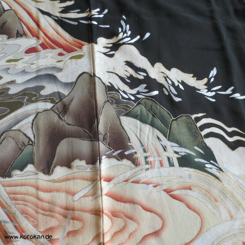 antiker japanischer Seidencrepe Uferwellen und Steine Tomesode Kimono