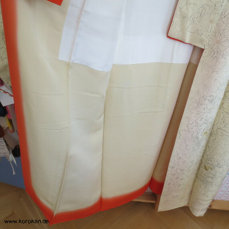 zarter heller Päonien Furisode, teilbestickt, Hochzeit