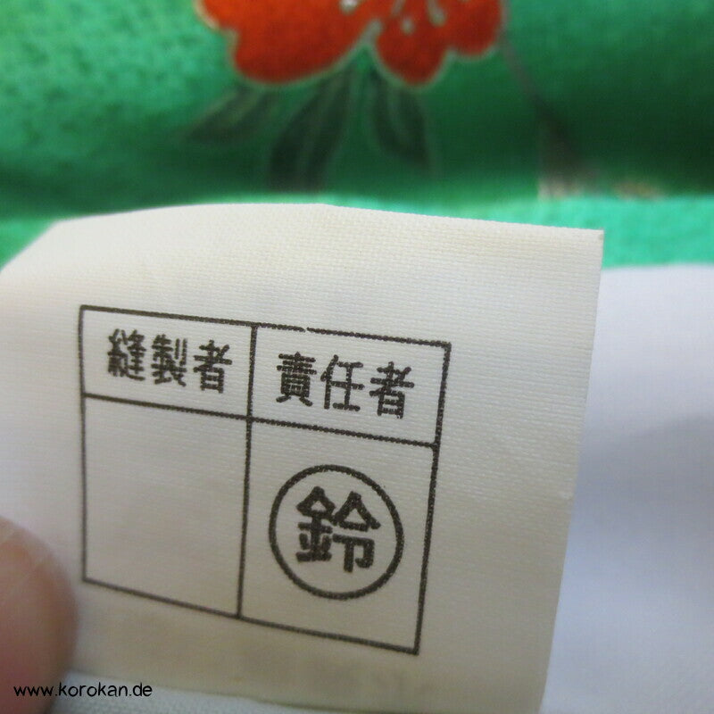 kleine Mädchen Furisode, Mandarinenten, Temariball