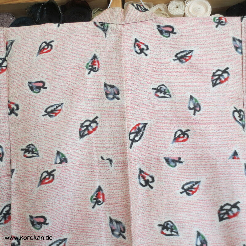 Art Deco Blätter auf rosa Meisen Seiden Kimono