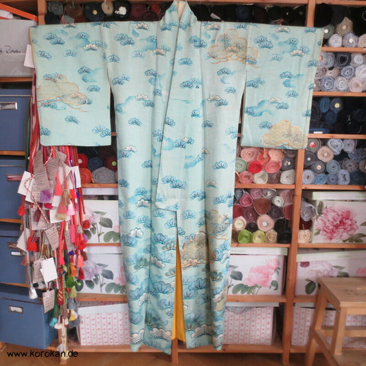 Kiefernbüsche Seidendamast hellblau, blau, gold Homongi Kimono