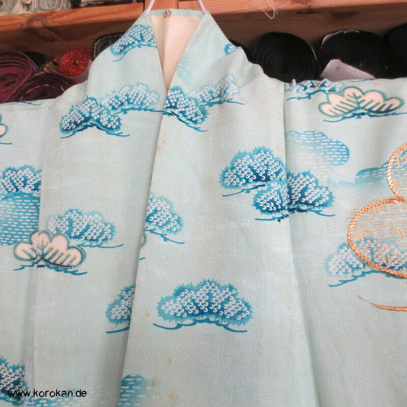 Kiefernbüsche Seidendamast hellblau, blau, gold Homongi Kimono