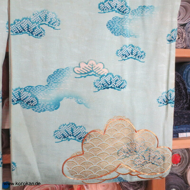 Kiefernbüsche Seidendamast hellblau, blau, gold Homongi Kimono