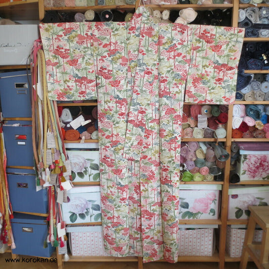 Bingata Druck mit Bambus, Wolken, Päonien Seidencrepe Komon Kimono