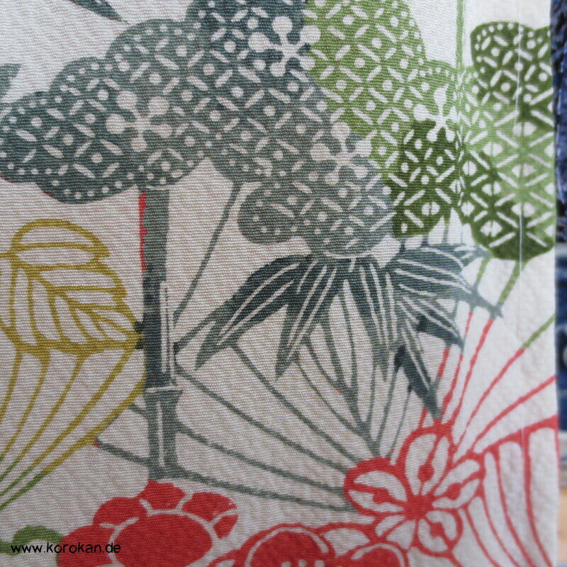 Bingata Druck mit Bambus, Wolken, Päonien Seidencrepe Komon Kimono