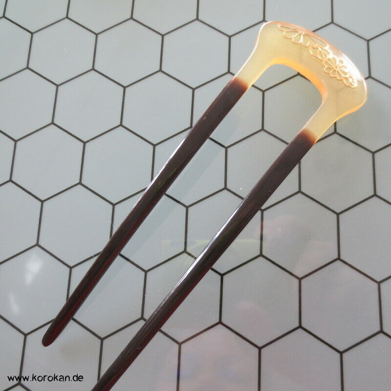 antike japanische Hornhaarnadel mit Kinmakie Chrysanthemen