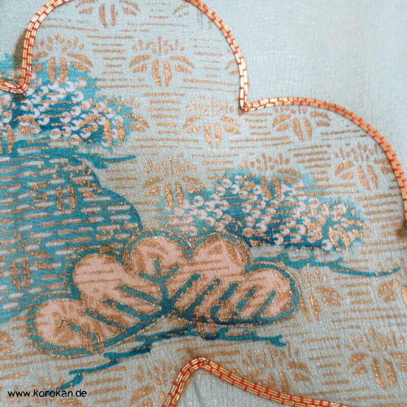 Kiefernbüsche Seidendamast hellblau, blau, gold Homongi Kimono