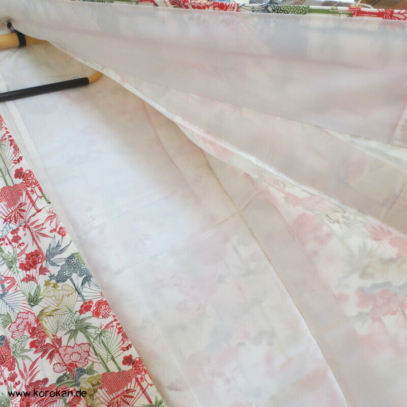 Bingata Druck mit Bambus, Wolken, Päonien Seidencrepe Komon Kimono