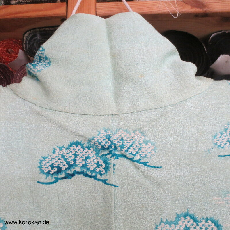 Kiefernbüsche Seidendamast hellblau, blau, gold Homongi Kimono