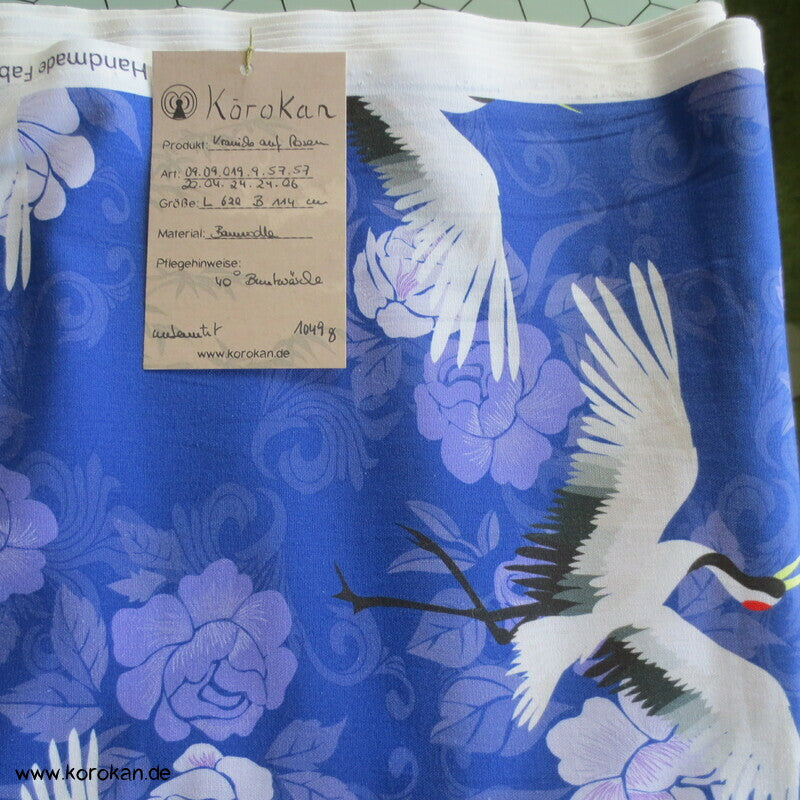 Kraniche auf Rosen blauer dicker Baumwollstoff