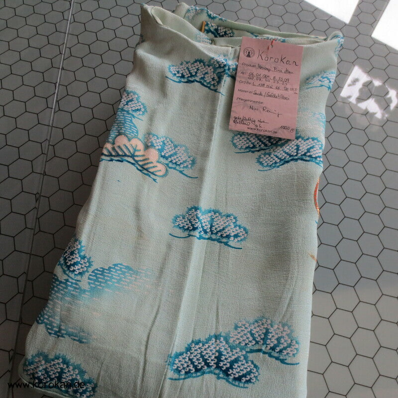 Kiefernbüsche Seidendamast hellblau, blau, gold Homongi Kimono
