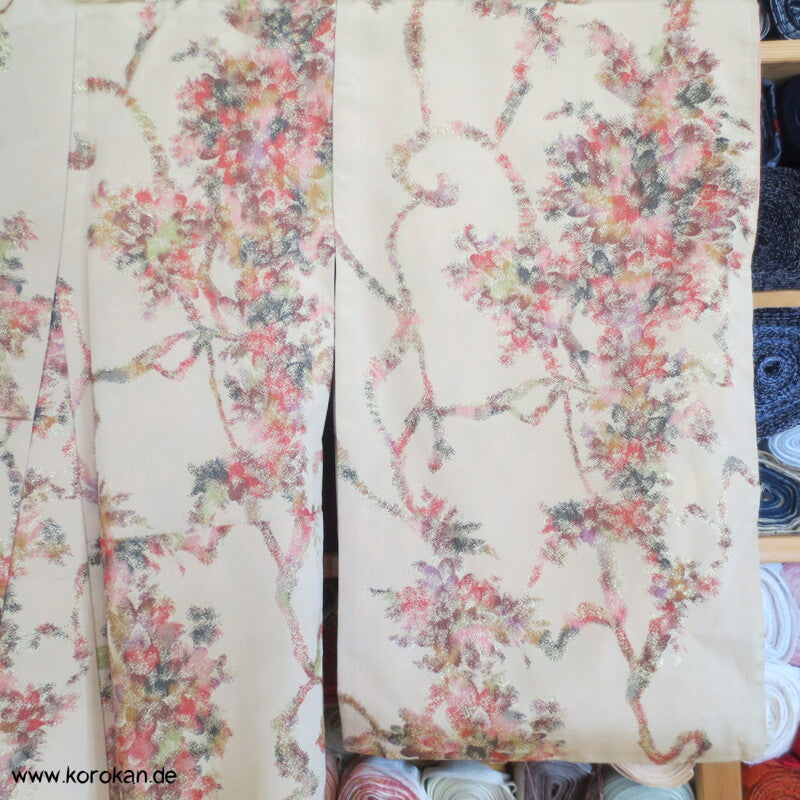 glitzernde Sakura Omeshi Urushi Komon Kimono