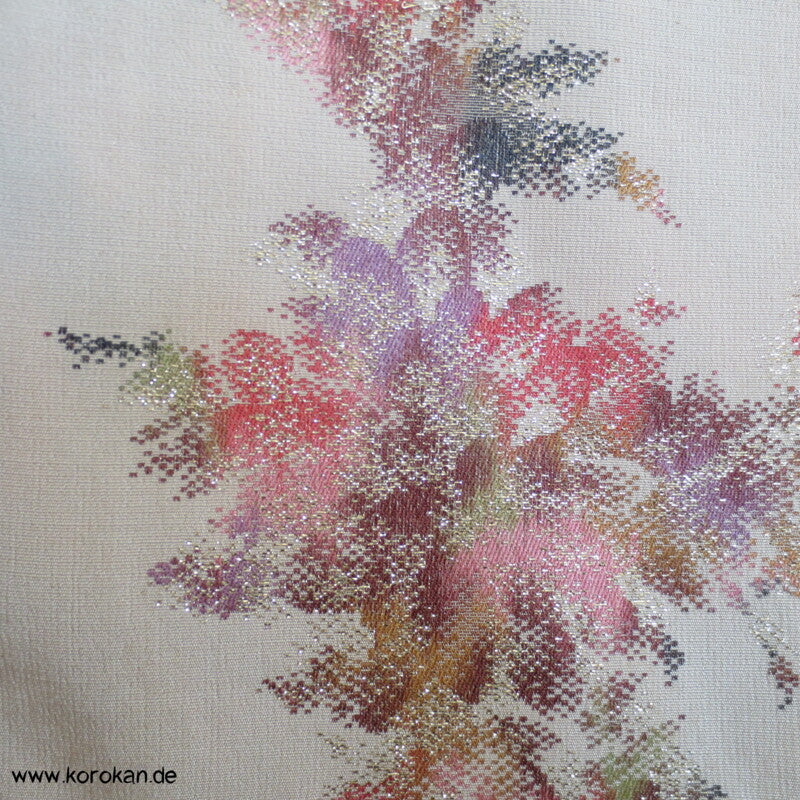 glitzernde Sakura Omeshi Urushi Komon Kimono