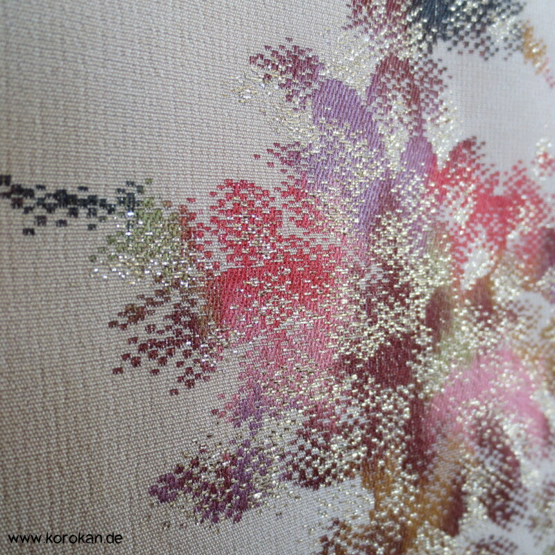 glitzernde Sakura Omeshi Urushi Komon Kimono