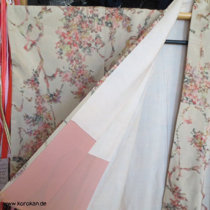 glitzernde Sakura Omeshi Urushi Komon Kimono