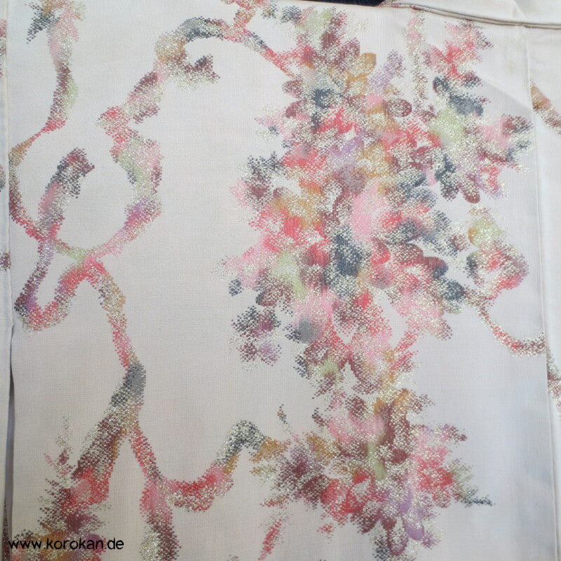glitzernde Sakura Omeshi Urushi Komon Kimono