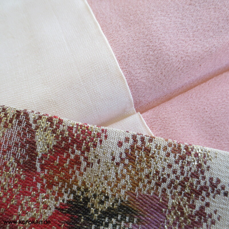 glitzernde Sakura Omeshi Urushi Komon Kimono