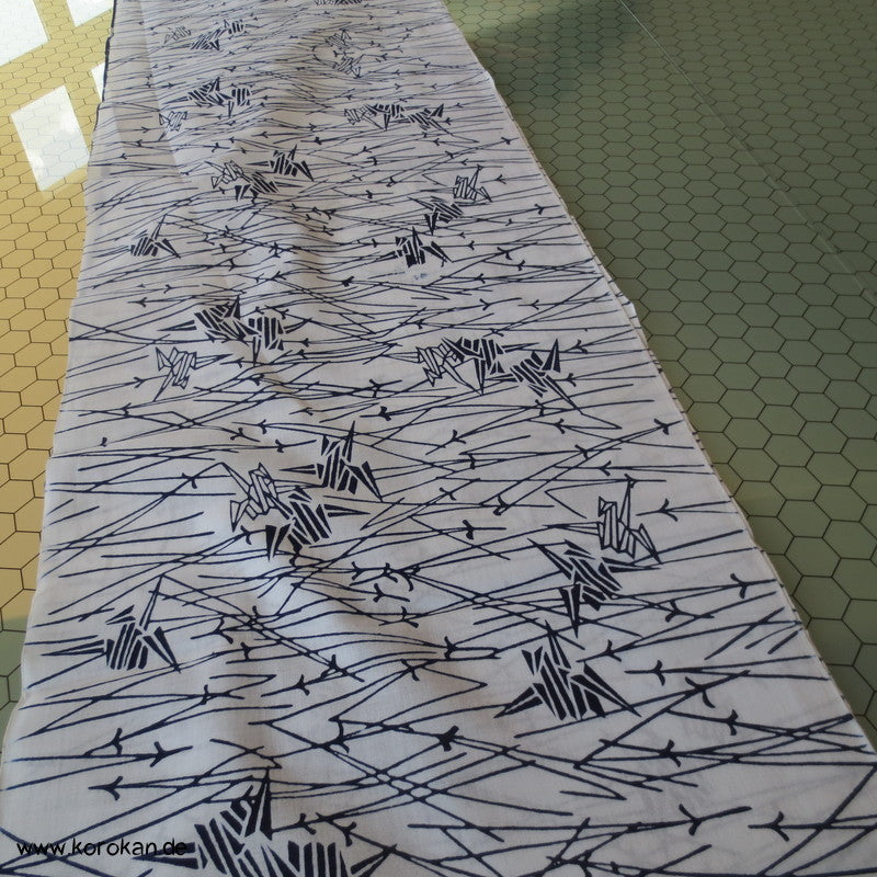 Piniennadeln und Origami Kraniche Yukata Baumwoll Stoffrest