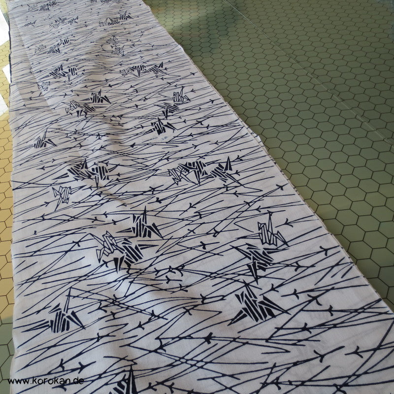 Piniennadeln und Origami Kraniche Yukata Baumwoll Stoffrest