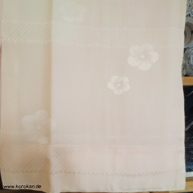 Ume Seide Yamato Juban Unterkimono, Straß und Häschen Kragen