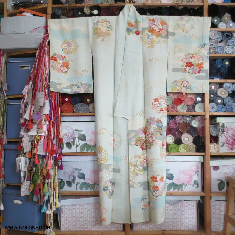 pastelliger Vier Jahreszeiten Homongi Seiden Kimono