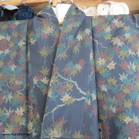 bunte Ahornblätter Kasuri Tsumugi Seiden Kimono