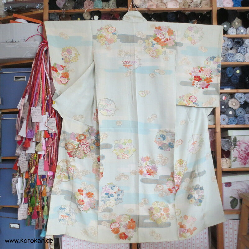 pastelliger Vier Jahreszeiten Homongi Seiden Kimono