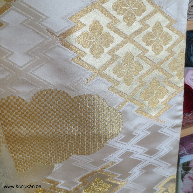 Matsukawabishi Brokat mit Wolken Uchikake - Hochzeitsmantel