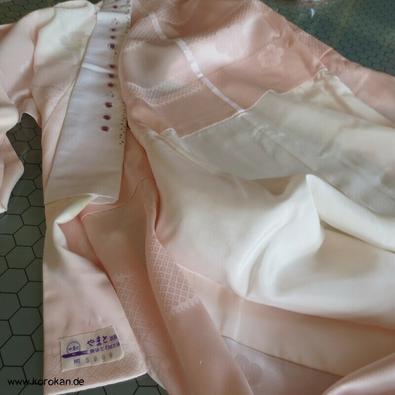Ume Seide Yamato Juban Unterkimono, Straß und Häschen Kragen