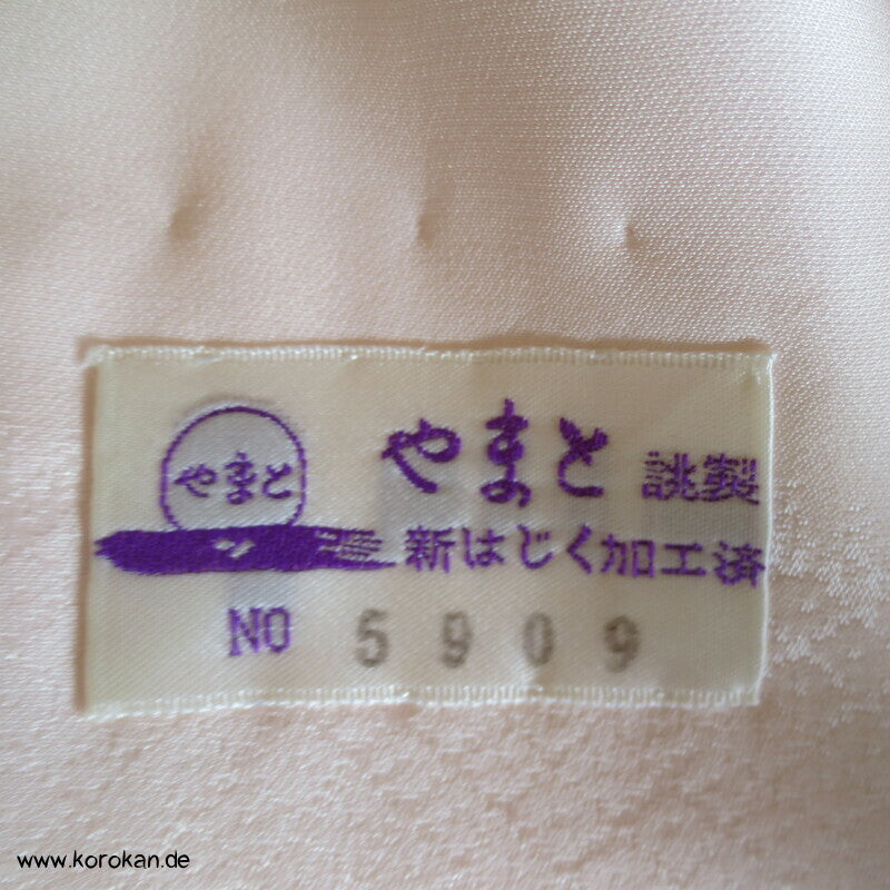 Ume Seide Yamato Juban Unterkimono, Straß und Häschen Kragen