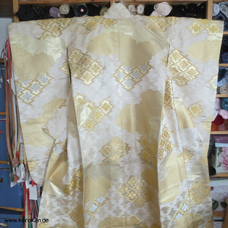 Matsukawabishi Brokat mit Wolken Uchikake - Hochzeitsmantel