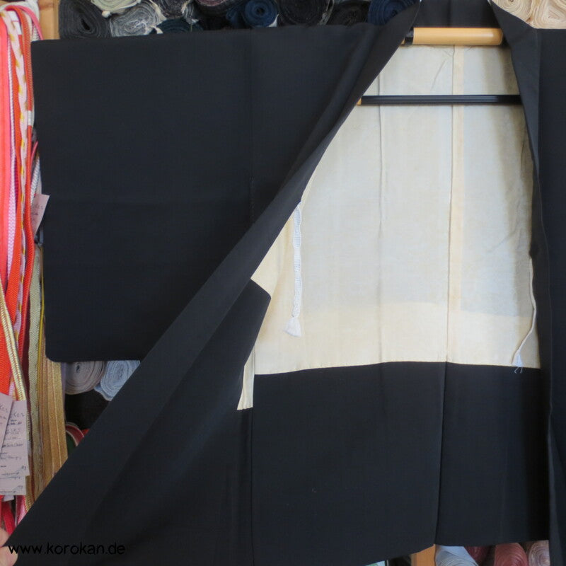 Stickereizweige auf schwarz Haori Kimono Jacke, mit Himo