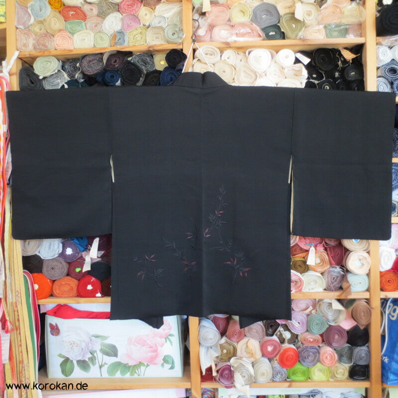 Stickereizweige auf schwarz Haori Kimono Jacke, mit Himo