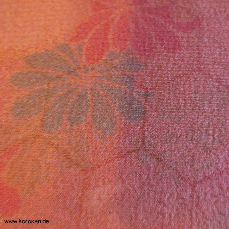 Antiker Araihari Kimono Stoffrolle, Seidencrepe Asanoha mit Ume Windrädern