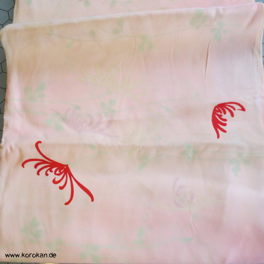 Chrysantheme rot auf rosa Juban Futterseide Tanmono