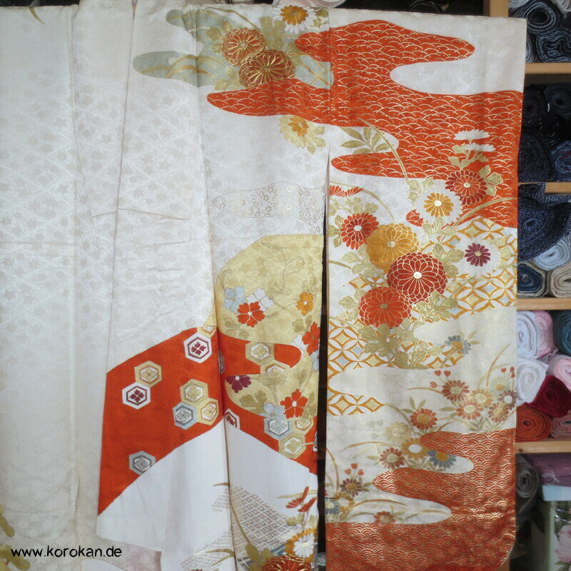 Nebelschwaden mit japanischen Mustern Seidendamast Furisode Kimono