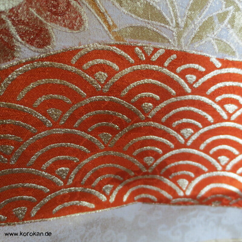 Nebelschwaden mit japanischen Mustern Seidendamast Furisode Kimono