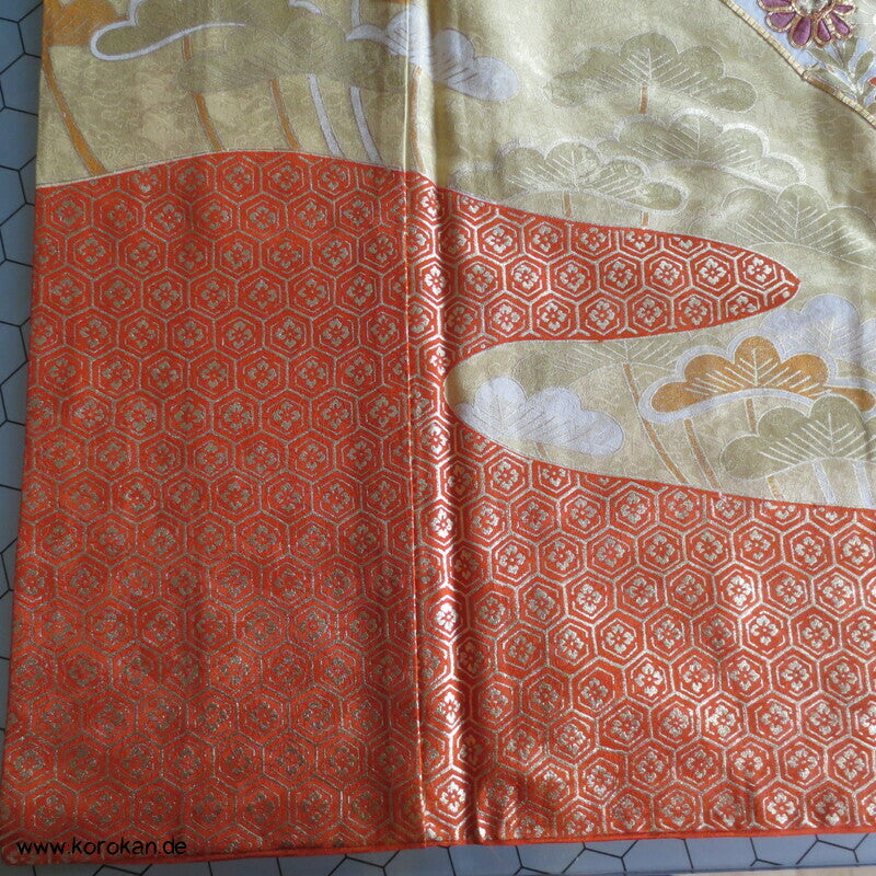 Nebelschwaden mit japanischen Mustern Seidendamast Furisode Kimono