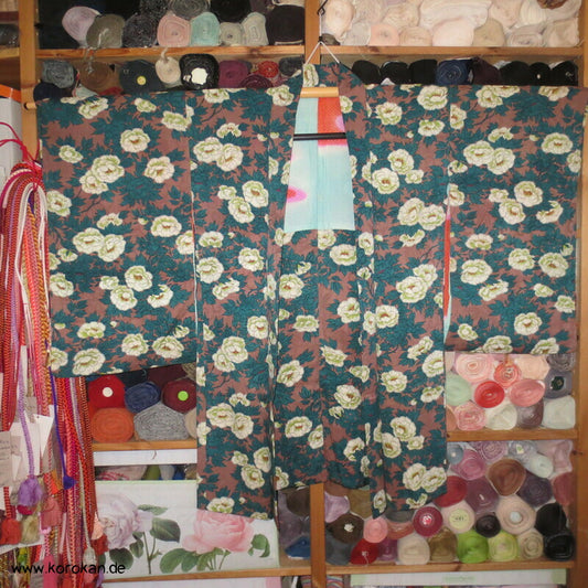 Päonien zwischen Blättern Haori Kimono Jacke Seidendamast